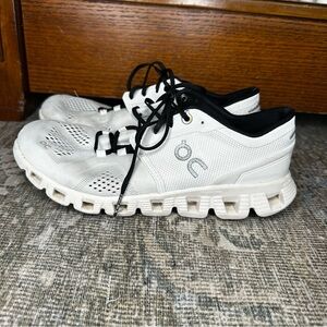On Cloud X Womens Running Sneakers Shoes White/Black  Size 8